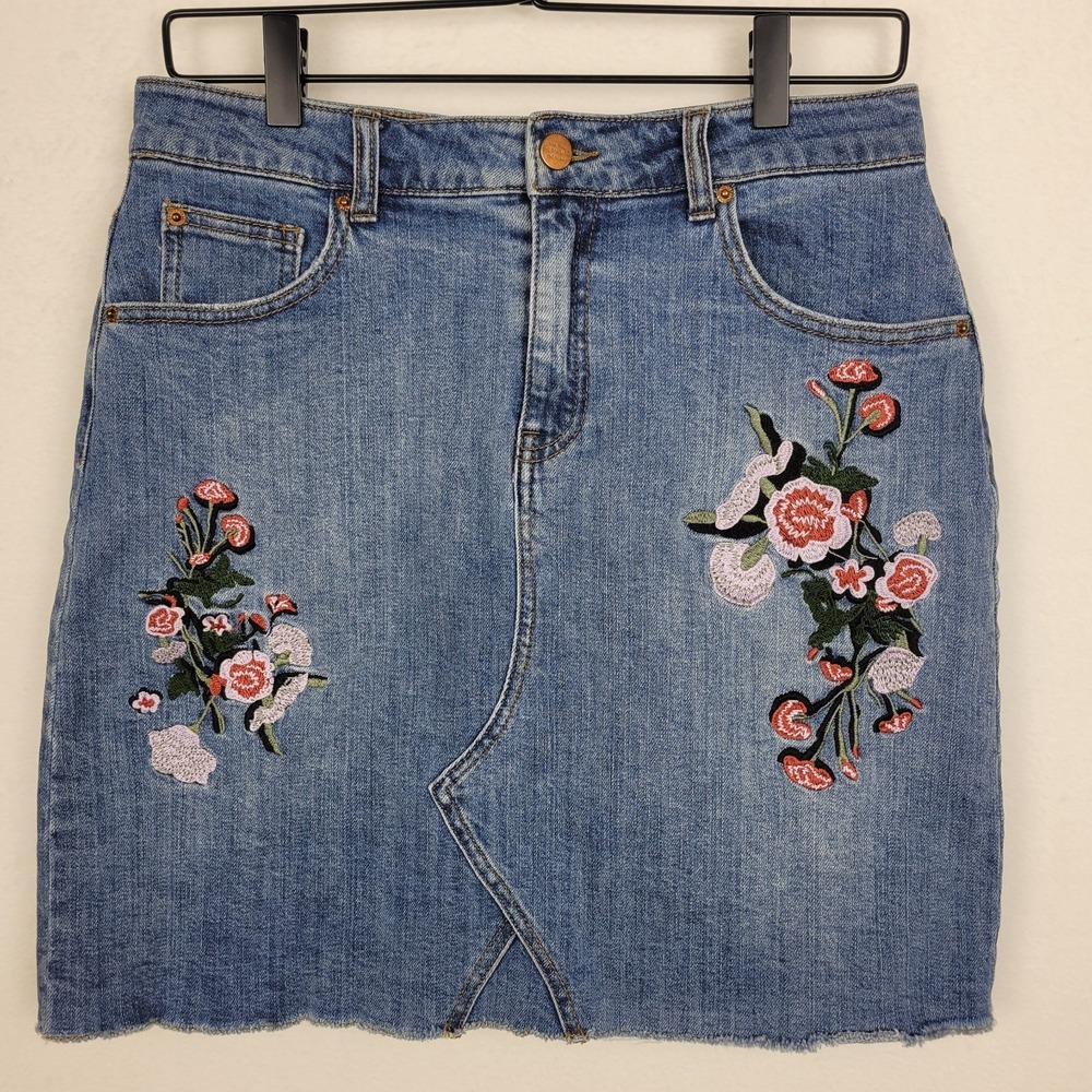 For the Republic Floral Embroidered Denim Mini Skirt Size 8 Boho Y2K Raw Hem - Picture 1 of 11